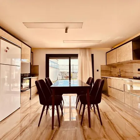 Bella Villa *